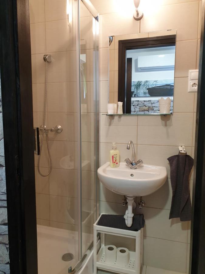 Kid Familia Panzio Balatonszarszo Bed & Breakfast Bagian luar foto