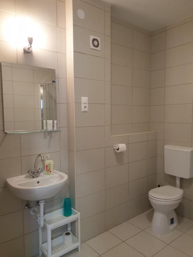 Kid Familia Panzio Balatonszarszo Bed & Breakfast Bagian luar foto