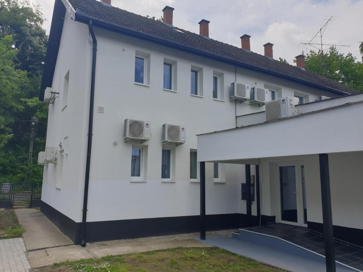 Kid Familia Panzio Balatonszarszo Bed & Breakfast Bagian luar foto