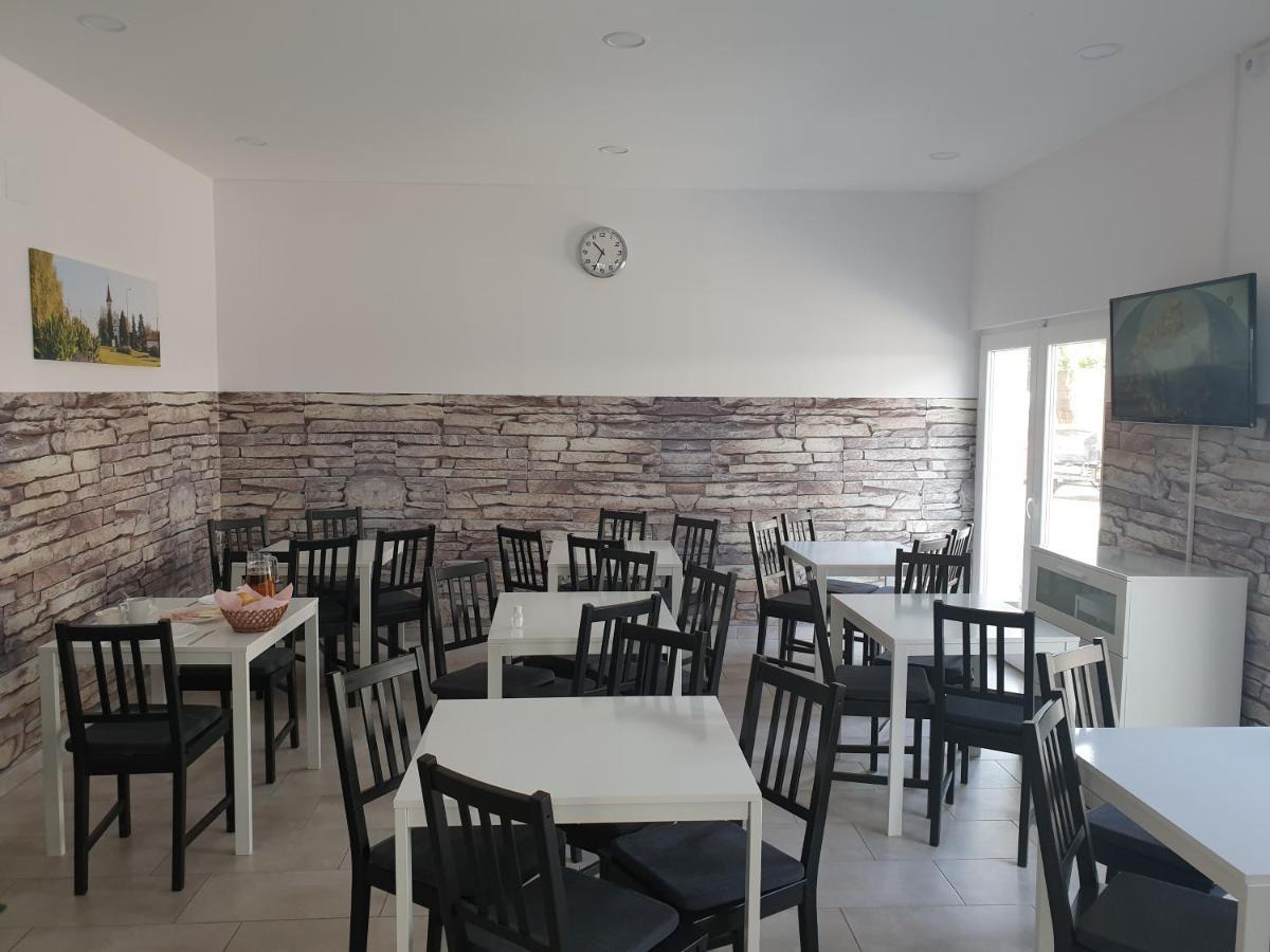 Kid Familia Panzio Balatonszarszo Bed & Breakfast Bagian luar foto