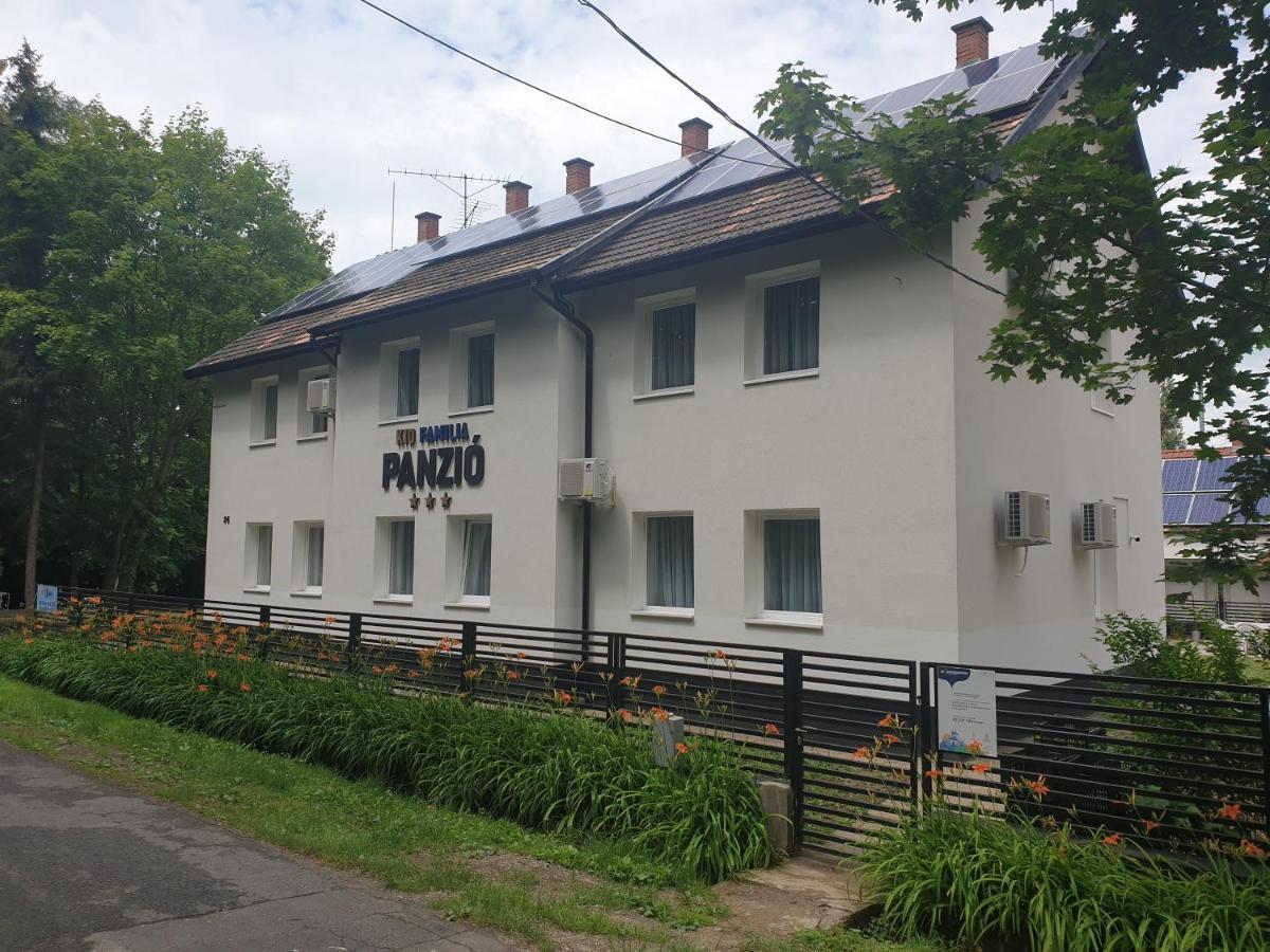 Kid Familia Panzio Balatonszarszo Bed & Breakfast Bagian luar foto